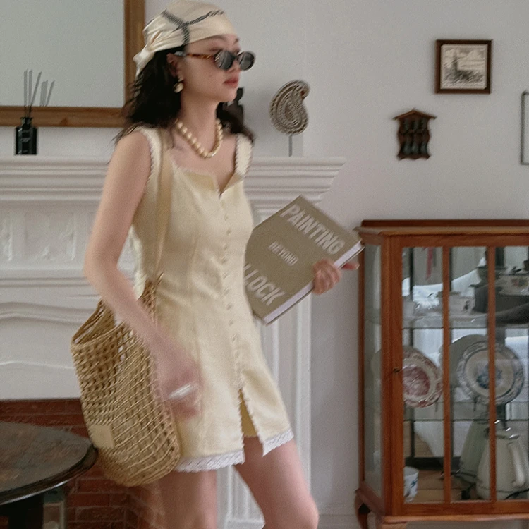 TOPCLOSET 法式复古浪漫纯亚麻白色小花边透明黄长马甲/短裤7268