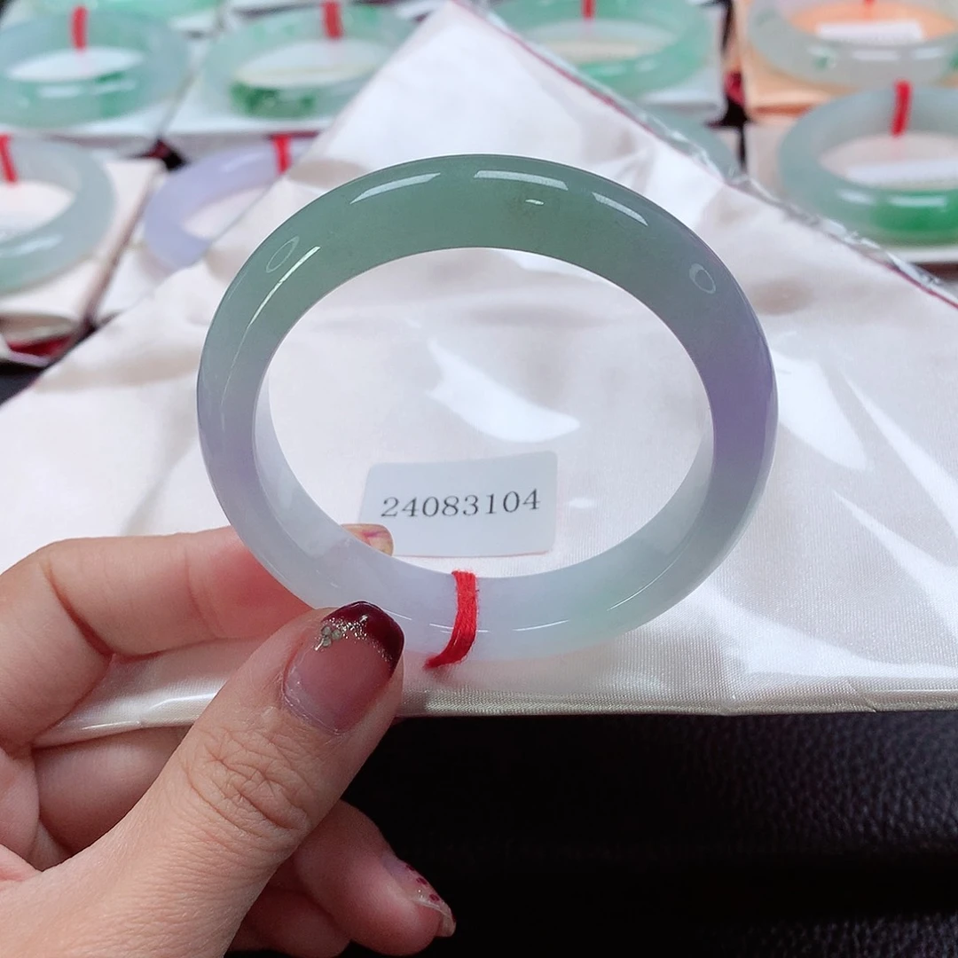 翡翠手镯未镶嵌天然A货翡翠