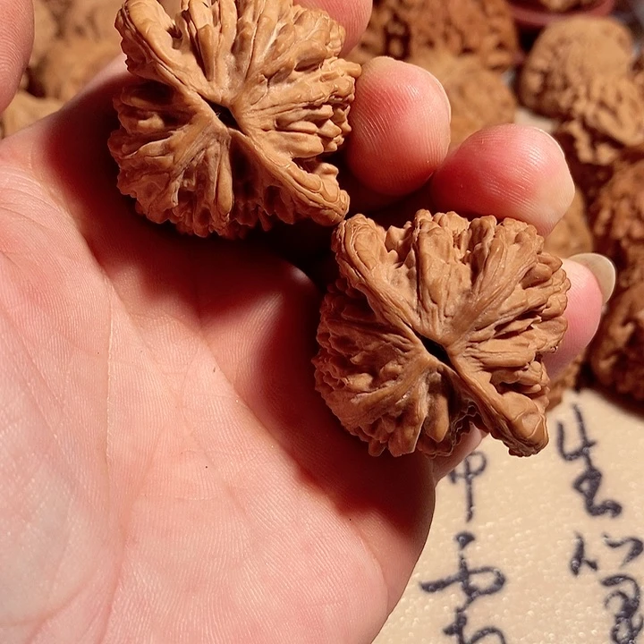 【闪购商品】吊坠文玩核桃飘***虎头