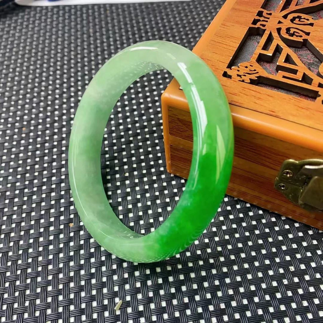 [石矿]冰半绿常规时尚女多样性发一个 -奇石