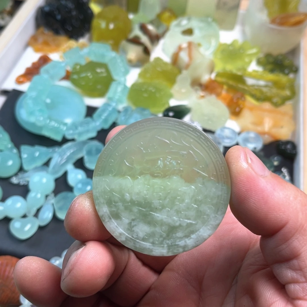 蛇纹石玉未镶嵌颈饰