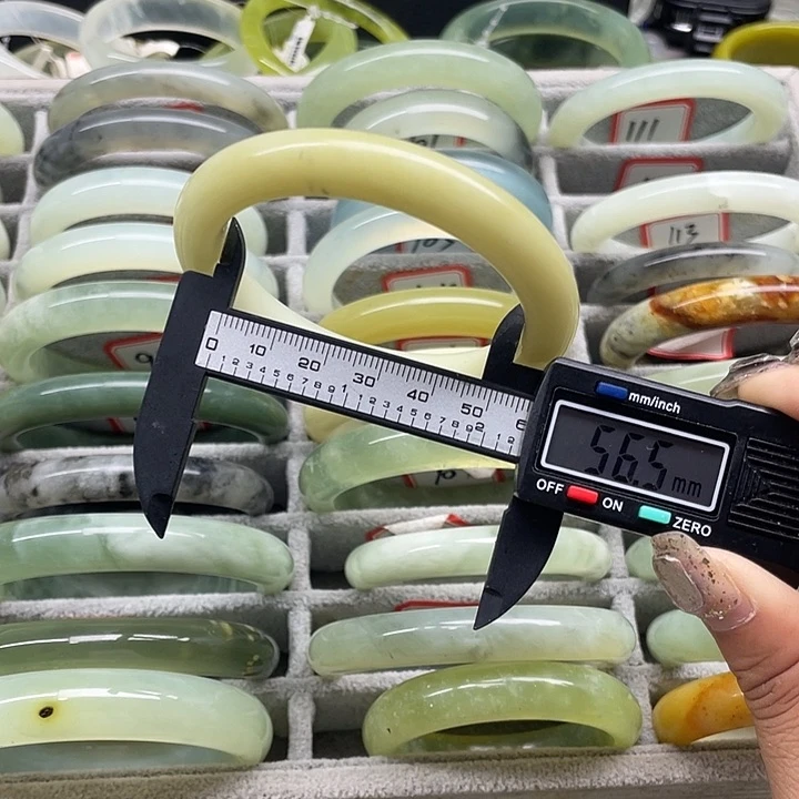 蛇纹石玉未镶嵌手镯112