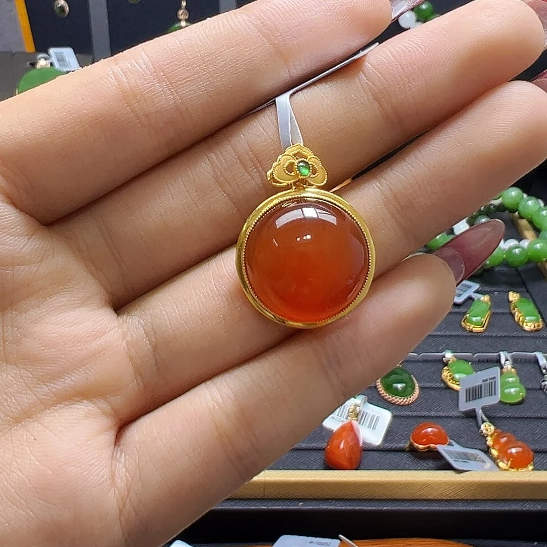 南红玛瑙18K金镶嵌吊坠(赠链)