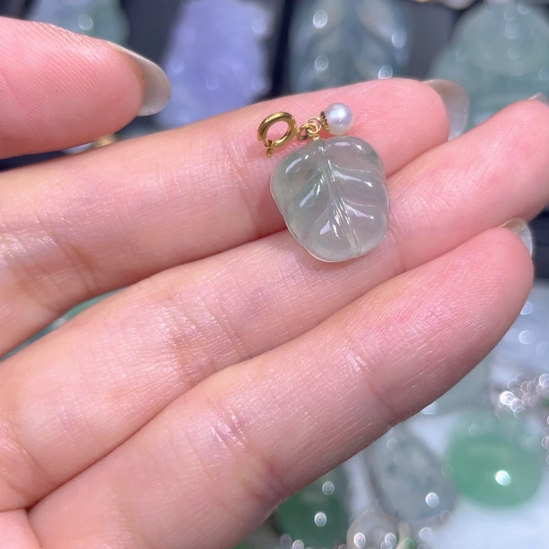 颈饰18K金镶嵌翡翠翡翠