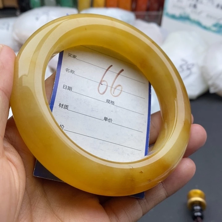 未镶嵌手镯石英质玉