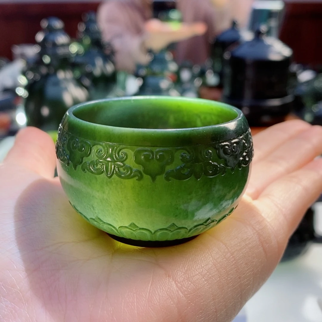 和田玉（青玉）摆件未镶嵌微瑕