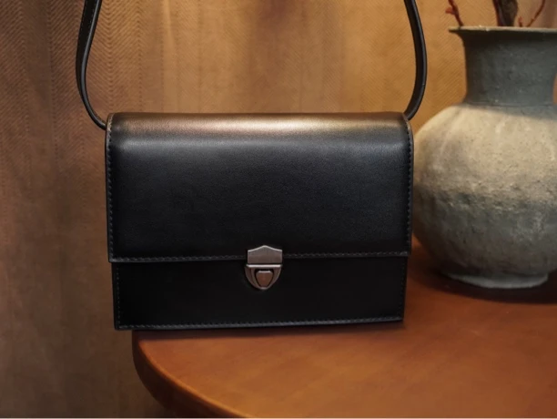 简约「油边款」小方包单肩休闲小众小斜挎包百搭真皮黑色时尚