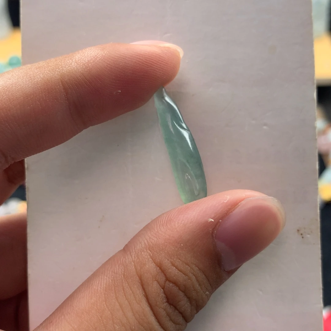 翡翠未镶嵌颈饰000
