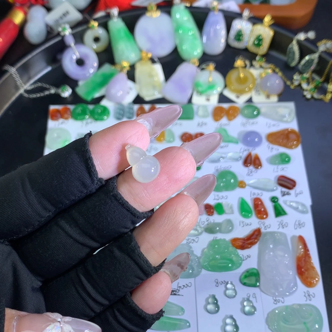 翡翠裸石未镶嵌冰葫芦