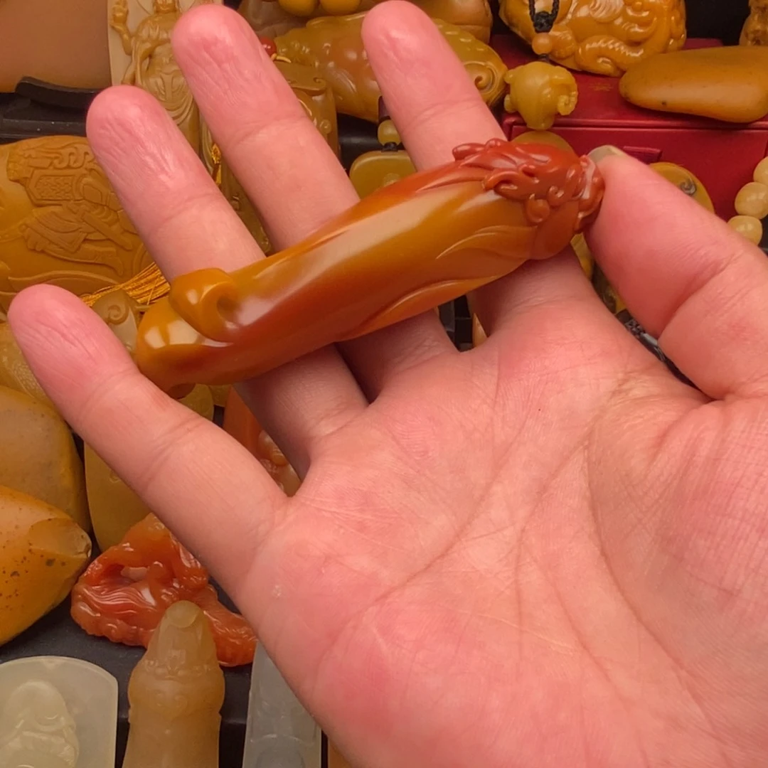 石英质玉未镶嵌颈饰