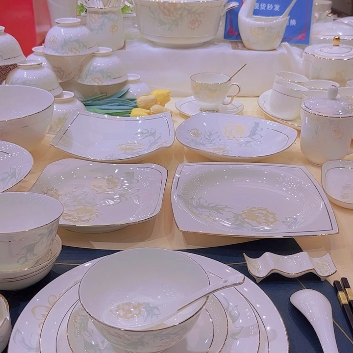 骨瓷描金清雅米饭碗单拍