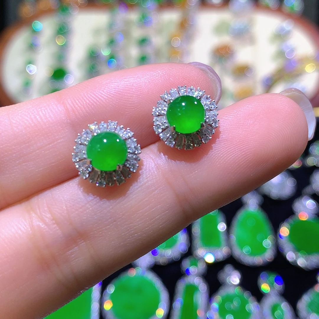 翡翠18K金镶嵌耳饰高冰满绿蛋面耳钉