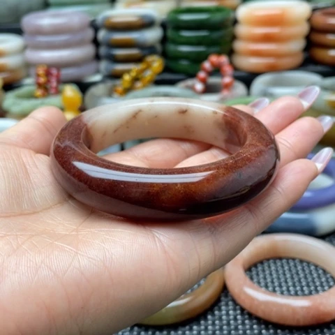 未镶嵌手镯石英岩玉