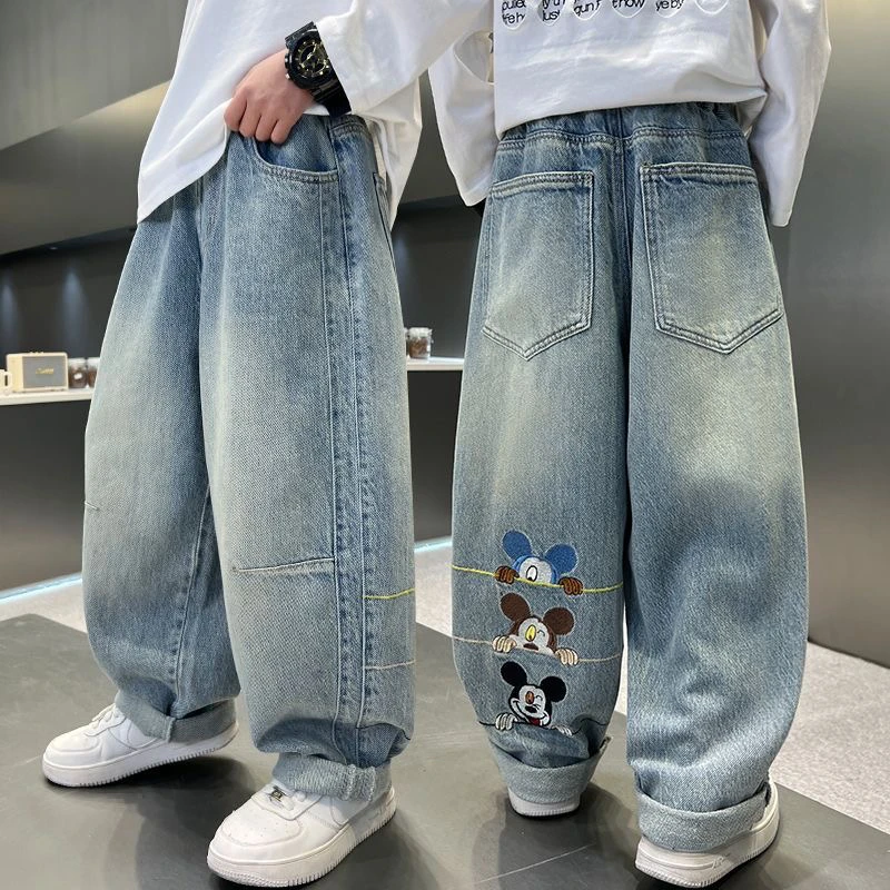 男童牛仔裤2025春季宽松儿童裤子男孩潮流牛仔裤卡通刺绣老爹裤潮