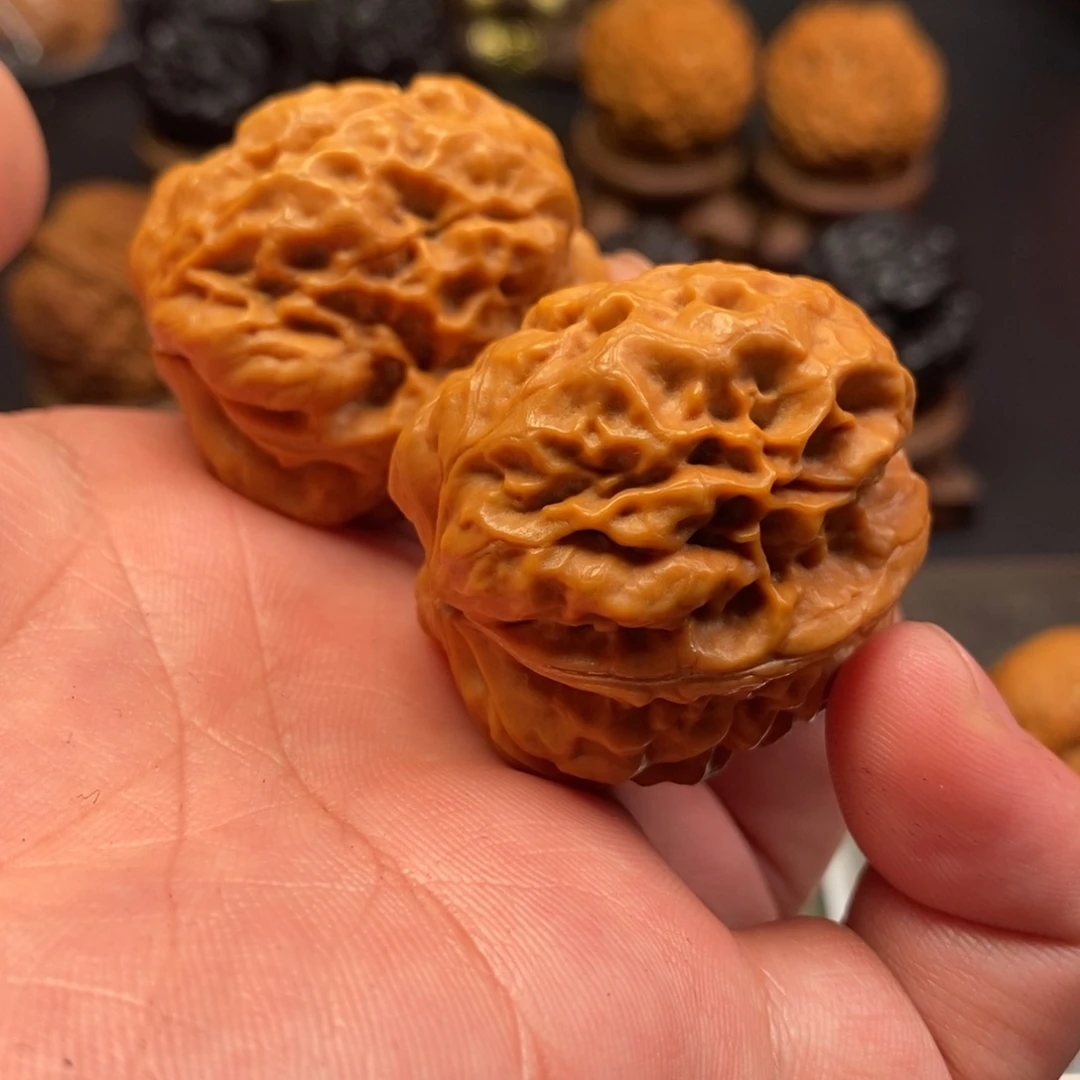 文玩核桃把件玲珑疙瘩包