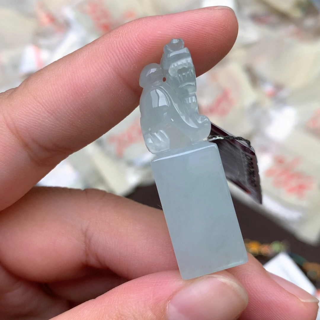 翡翠未镶嵌挂件一