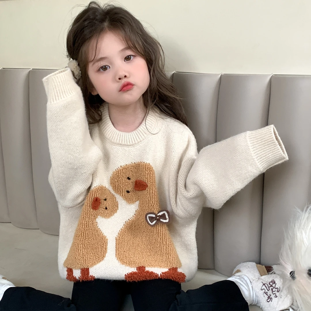 女童秋季2025新款洋气百搭儿童韩版潮流甜美小鸭子慵懒风套头毛衣