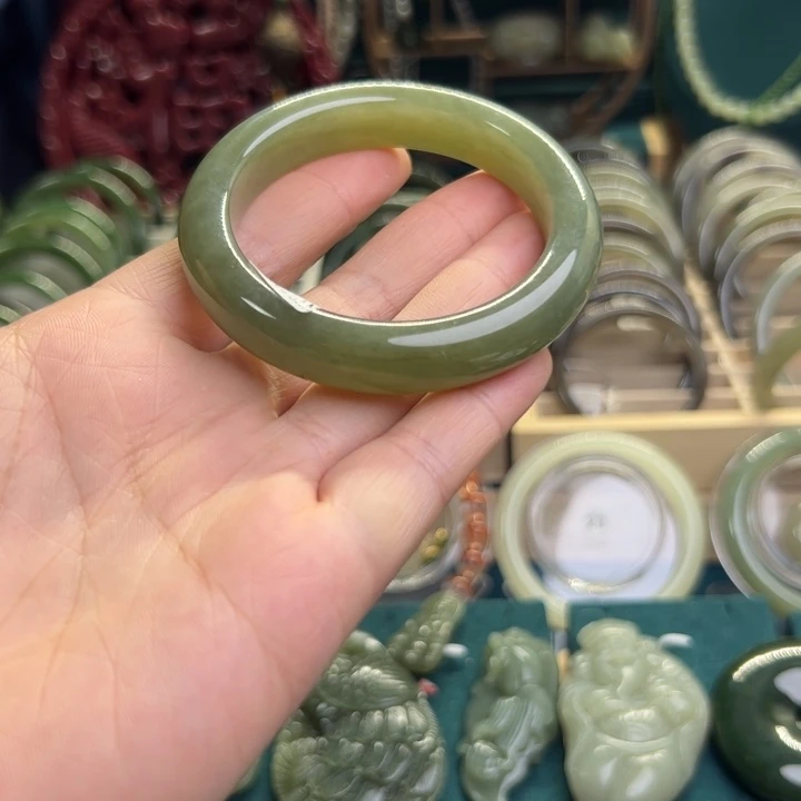 和田玉手镯未镶嵌52.8圈围1753