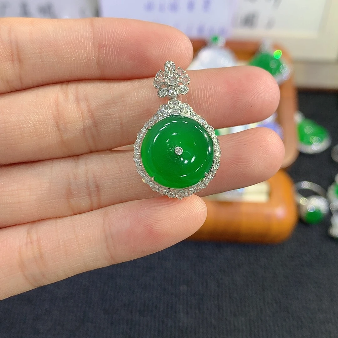 翡翠18K金镶嵌吊坠(不含链)平安扣