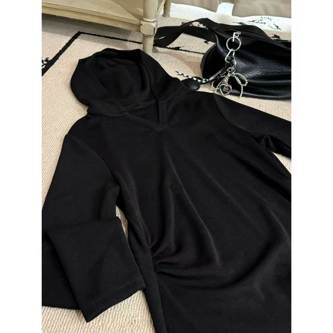 晶咕佳佳【曲线心跳】连帽掐腰设计感长袖打底衫时尚竖坑条休闲黑色