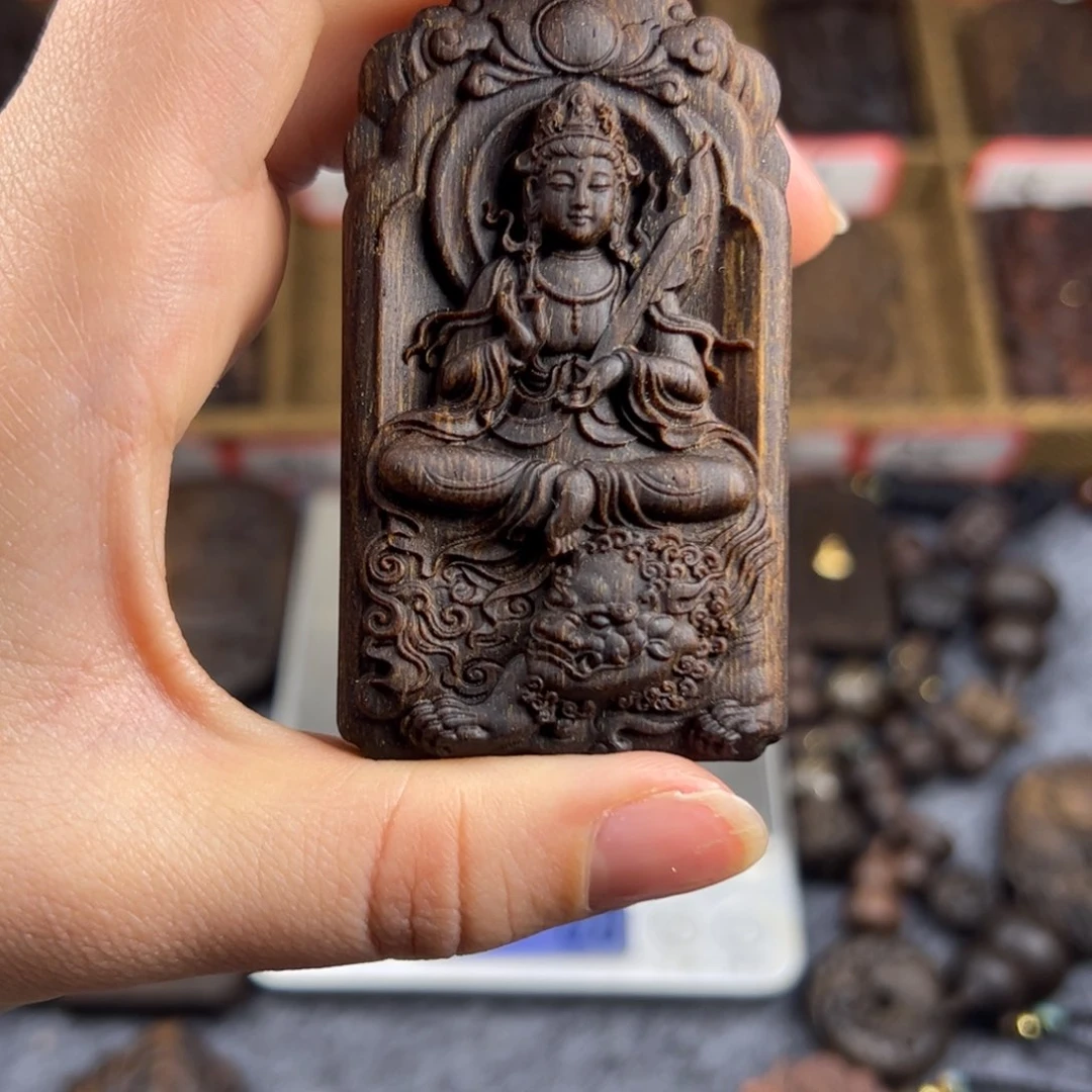 海南雕刻脖挂随行