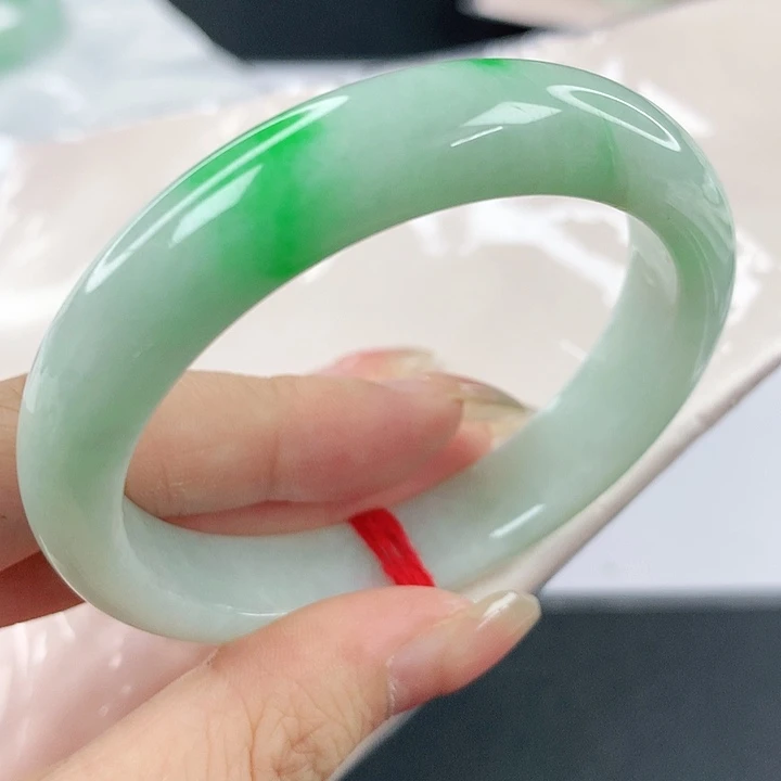 未镶嵌手镯翡翠，505