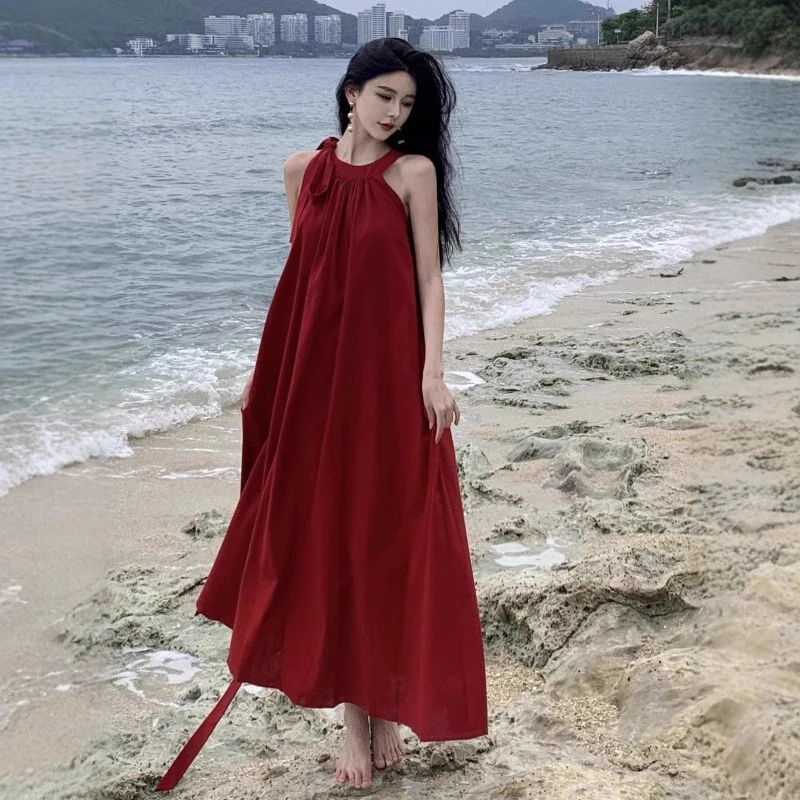 法式度假风无袖挂脖红色连衣裙女夏季云南三亚海边度假氛围感长裙