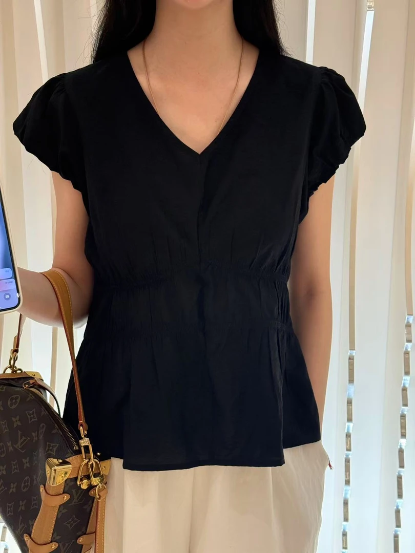 25109夏季休闲百搭慵懒飞飞袖修身百搭纯色设计感短袖V领上衣