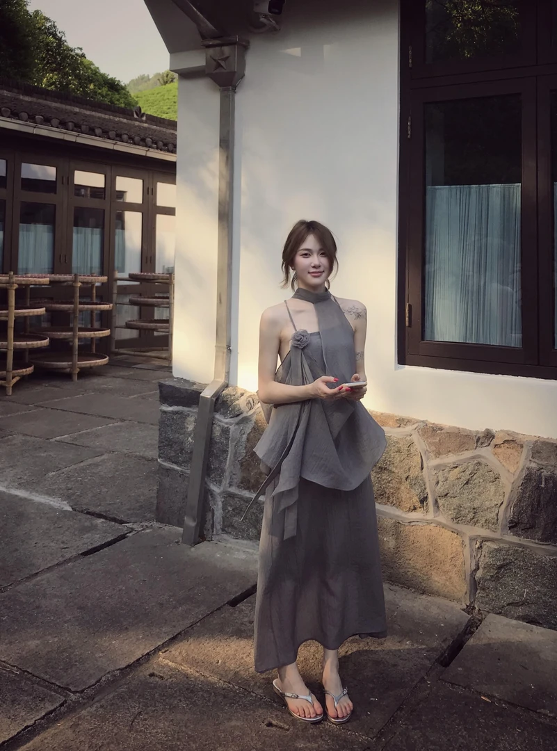 【远山黛】2025夏季新款小众不规则清冷松弛感连体气质百搭时尚套装