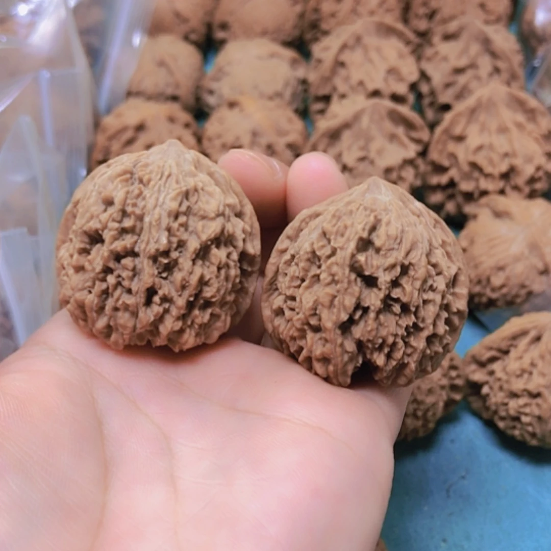 【闪购商品】摆件核桃37尺137狮子头修尖