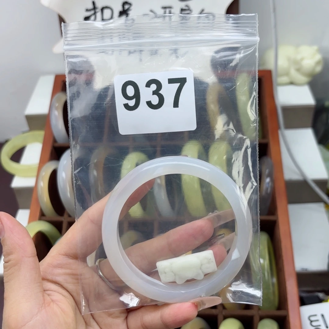 蛇纹石玉未镶嵌手镯天**花