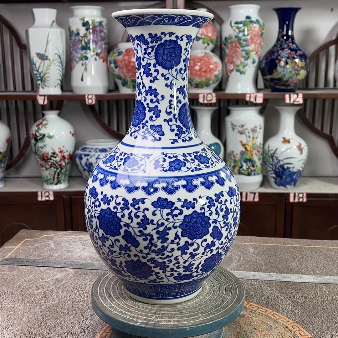 陶摆件景德镇陶瓷缠枝