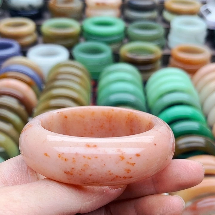 未镶嵌手镯（圆镯）石英质玉