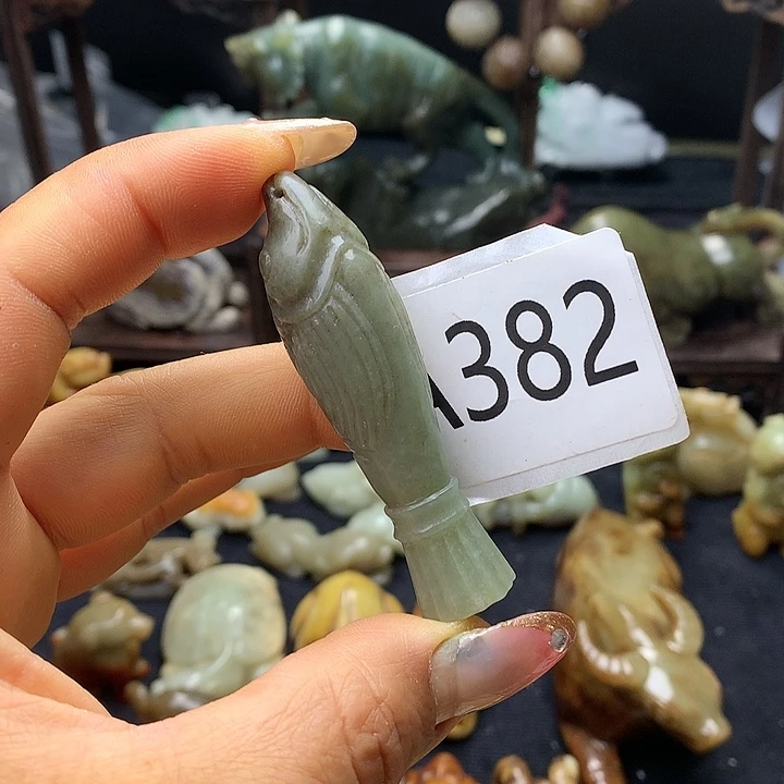 和田玉未镶嵌车挂