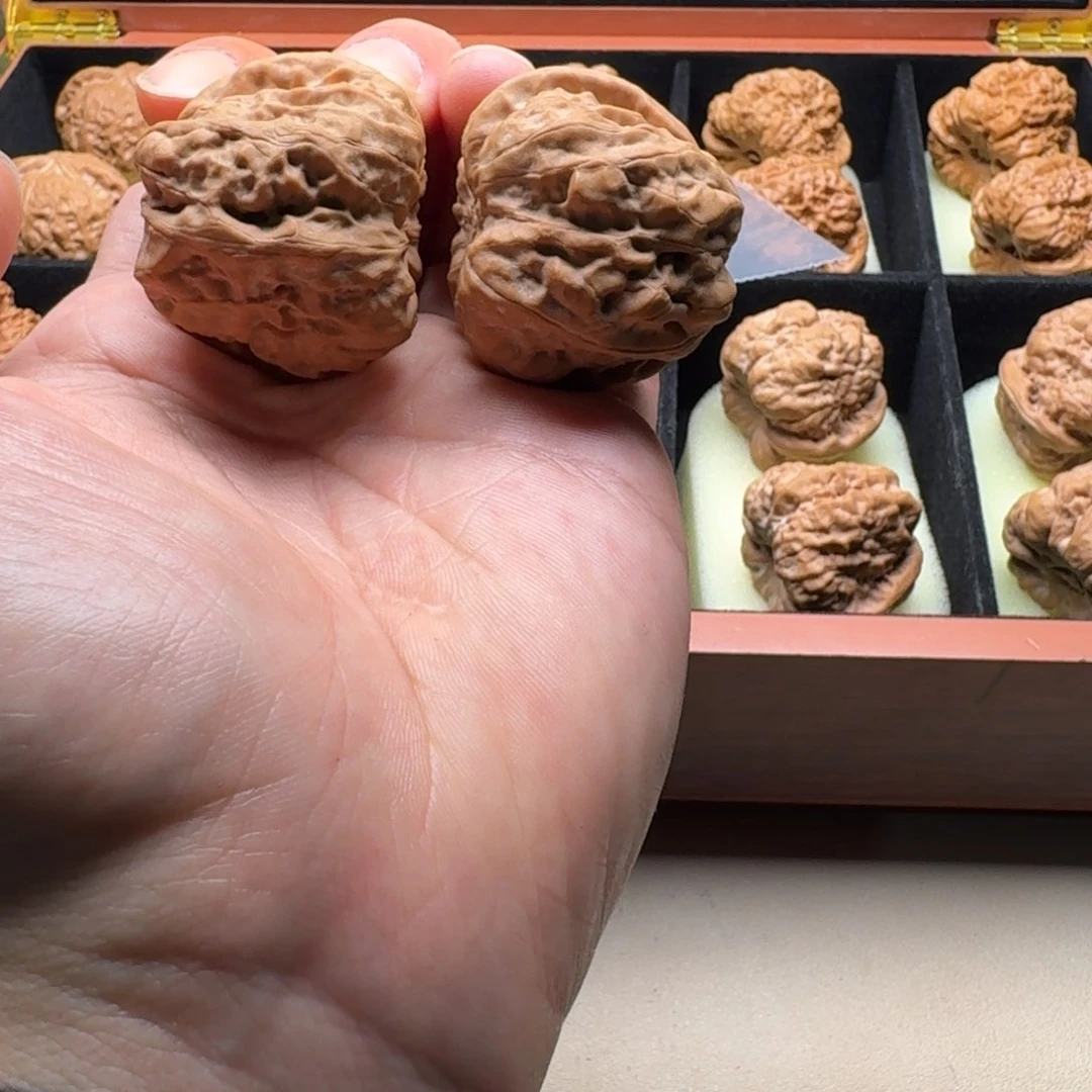 文玩核桃吊坠延山