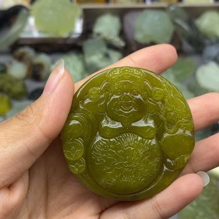 蛇纹石玉未镶嵌颈饰
