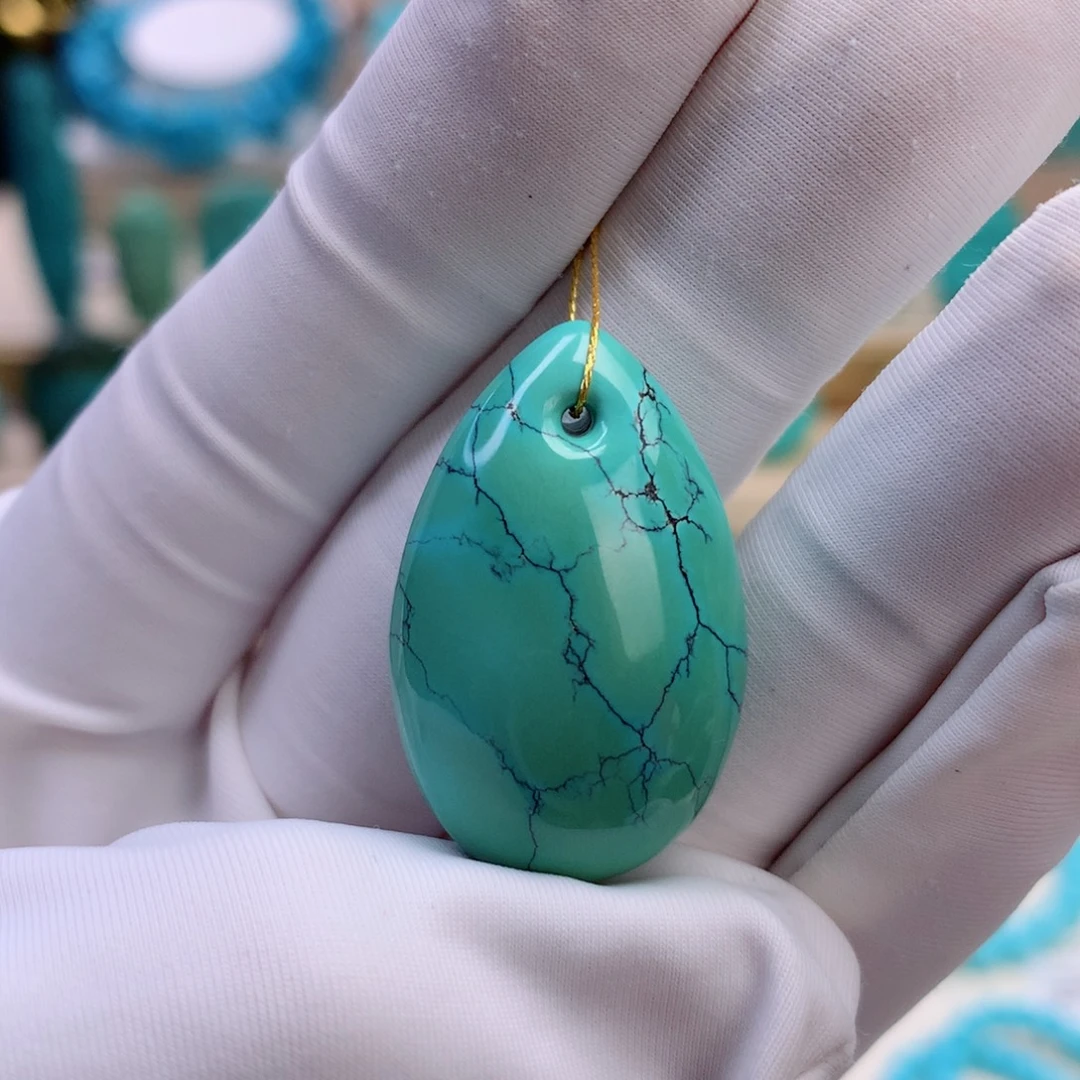 绿松石未镶嵌挂件