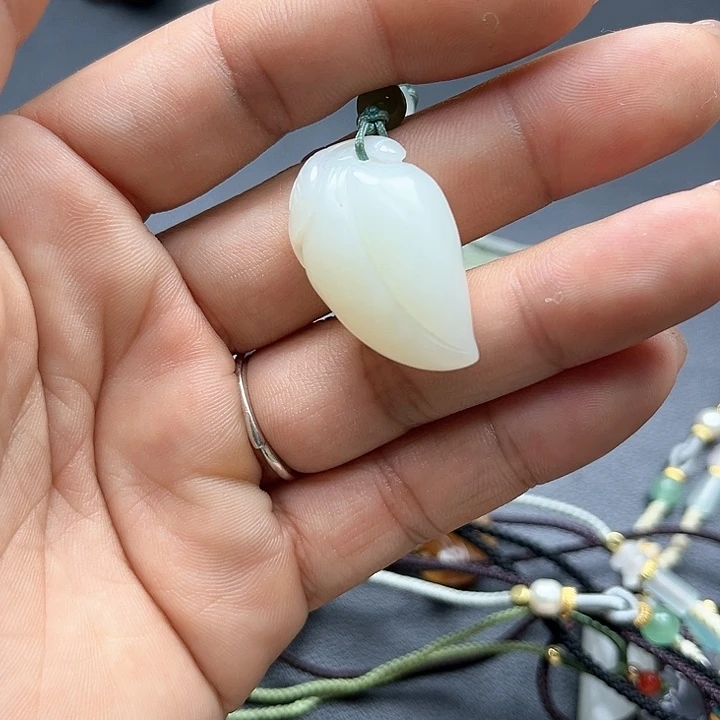 【闪购商品】颈饰未镶嵌和田玉3**`