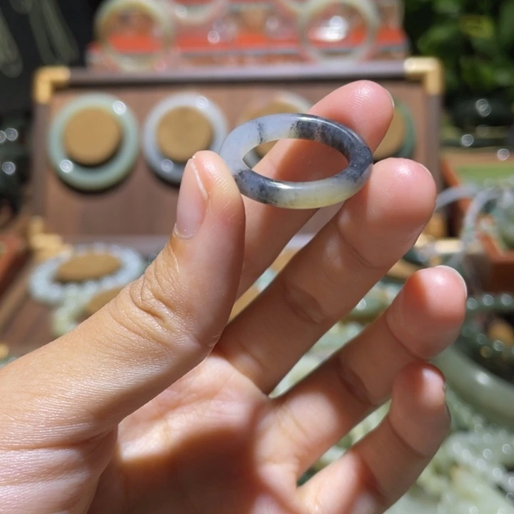 和田玉未镶嵌戒指