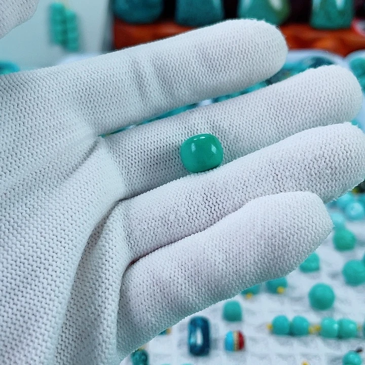 南红玛瑙未镶嵌珠宝奇石