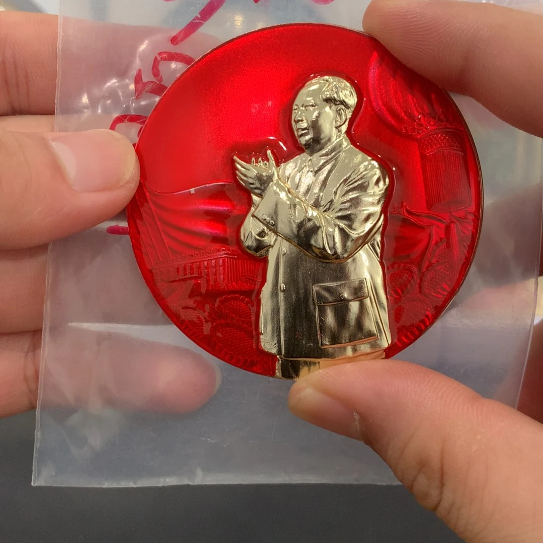 铝红章一宫灯鼓掌接见背林上海警备区。