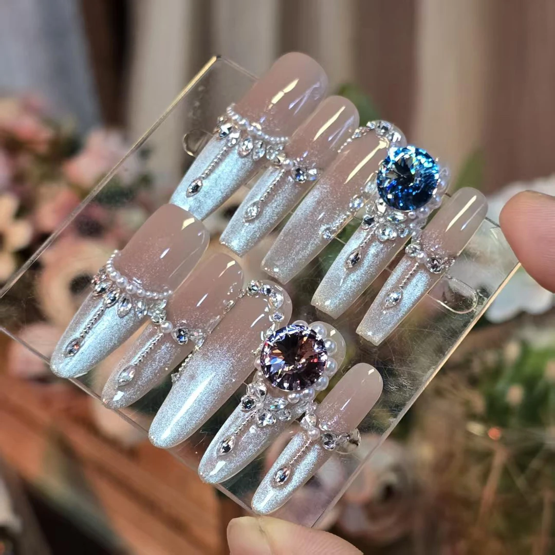 喵语星空丶主钻进口月光(施华洛)丶手工穿戴甲