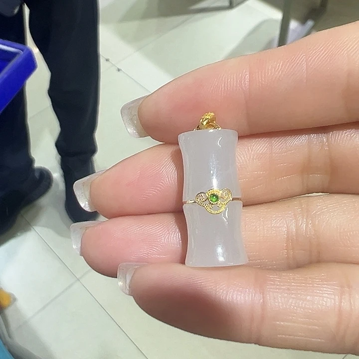 和田玉18K金镶嵌颈饰