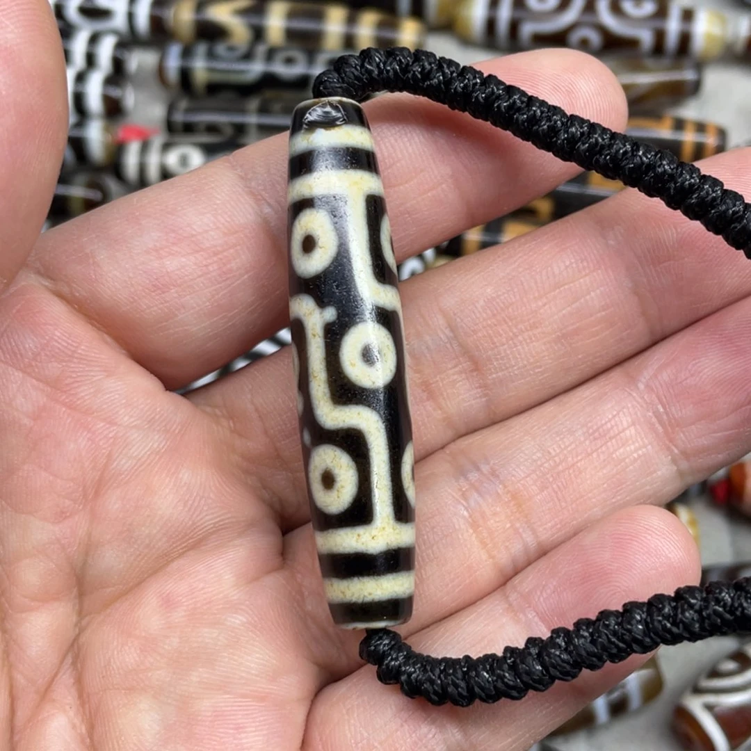 玛瑙/玉髓颈饰未镶嵌安****施