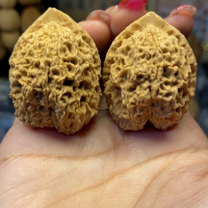 文玩核桃吊坠75貔貅微瑕
