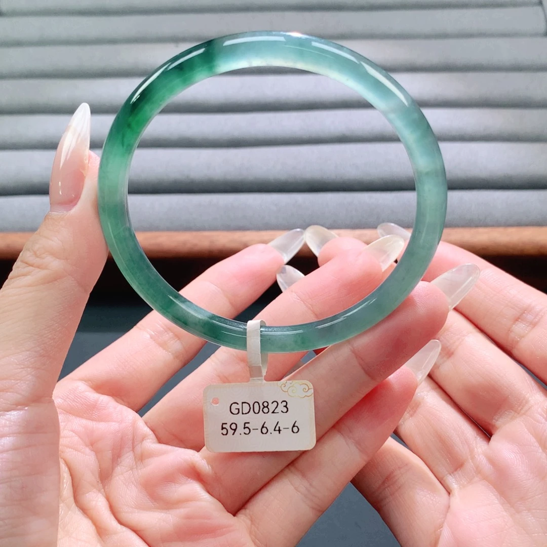 翡翠未镶嵌手镯天然