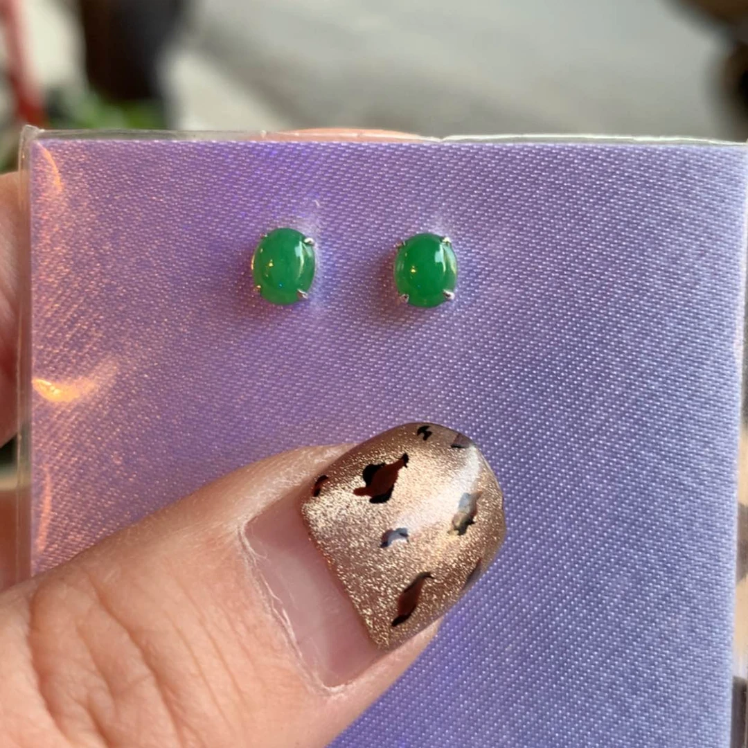 【闪购商品】翡翠颈饰18K金镶嵌耳钉