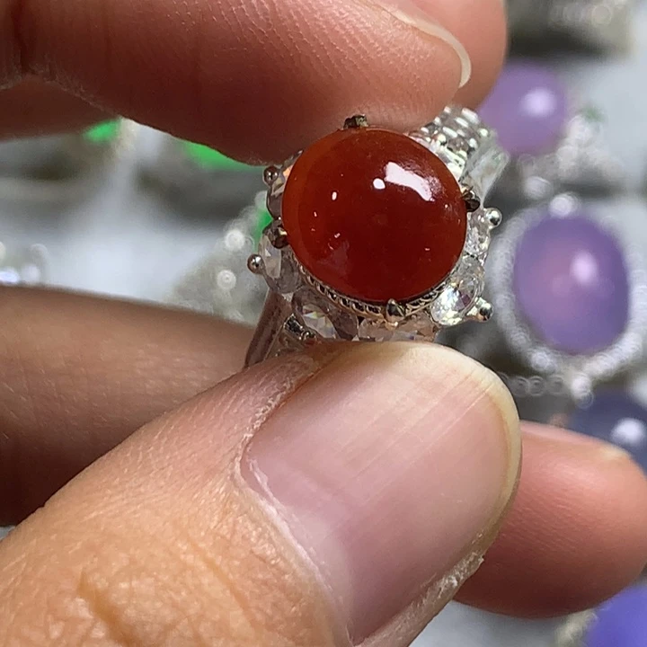 翡翠未镶嵌戒指铜托，卖裸石，需要二次镶嵌