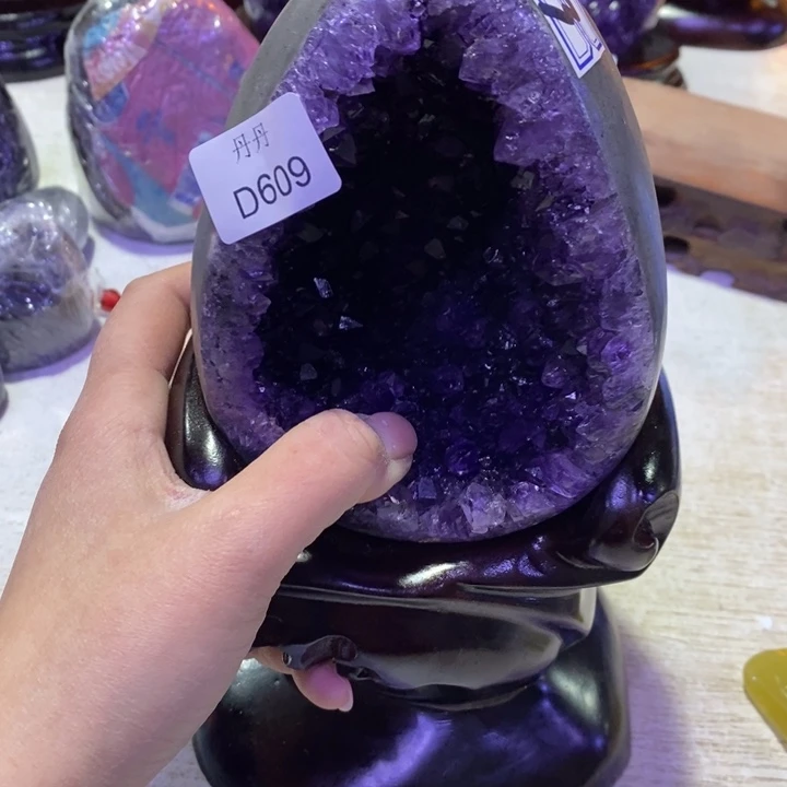 水晶摆件未镶嵌土**包摆件