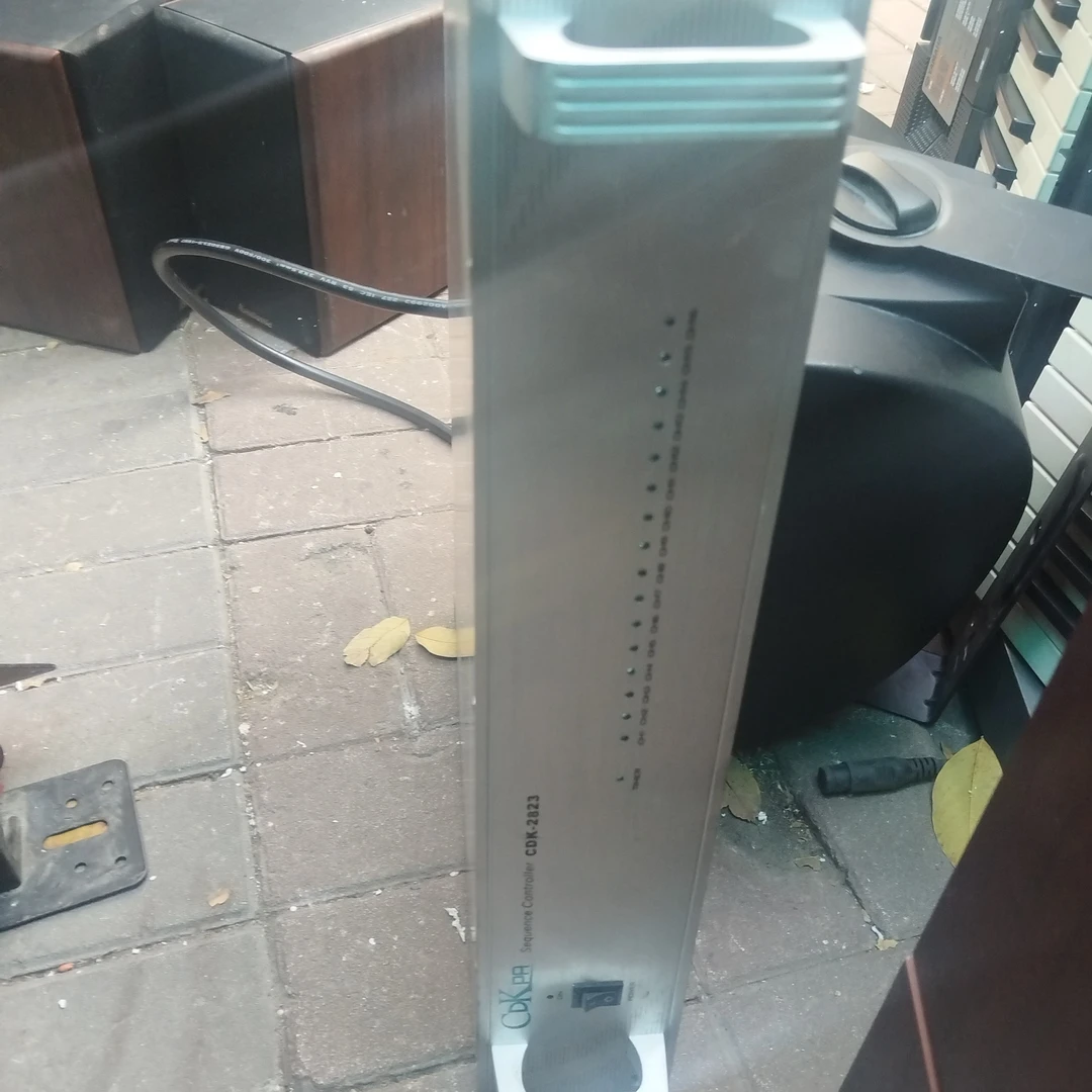 8新  电源时序器一台，不包邮费，不支持七天无理由退货